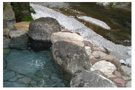 A view of the Hidaka River from Ryujin Hot Spring at Kamigoten